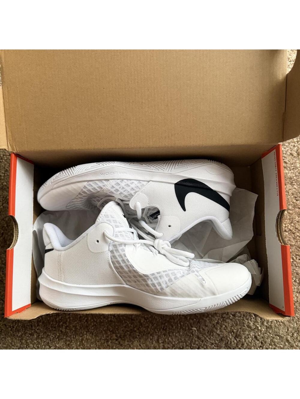 Nike Zoom HyperSpeed Court Volleyball Shoes White/Black Men’s 9 / Women’s 10.5